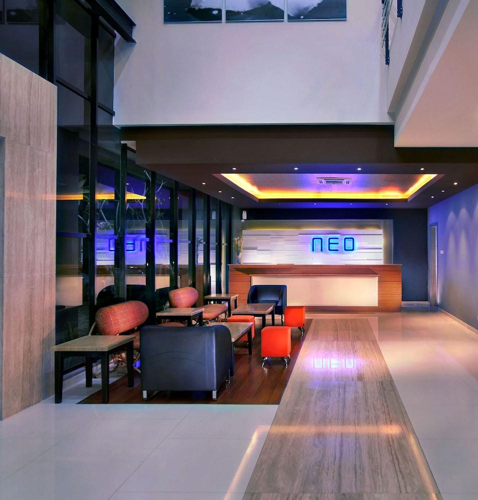 Hotel Neo Candi Simpang Lima - Semarang By Aston Екстериор снимка