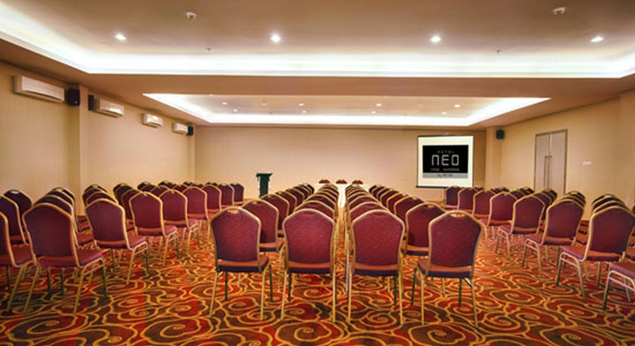 Hotel Neo Candi Simpang Lima - Semarang By Aston Екстериор снимка