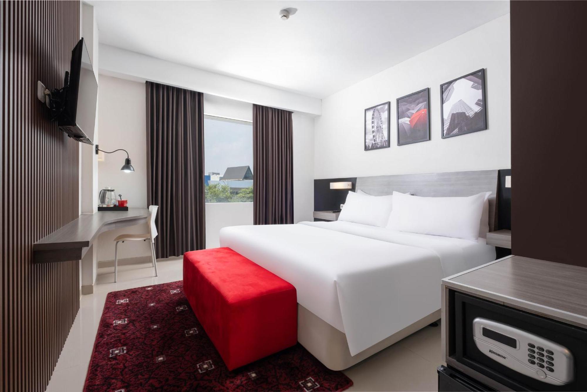 Hotel Neo Candi Simpang Lima - Semarang By Aston Екстериор снимка