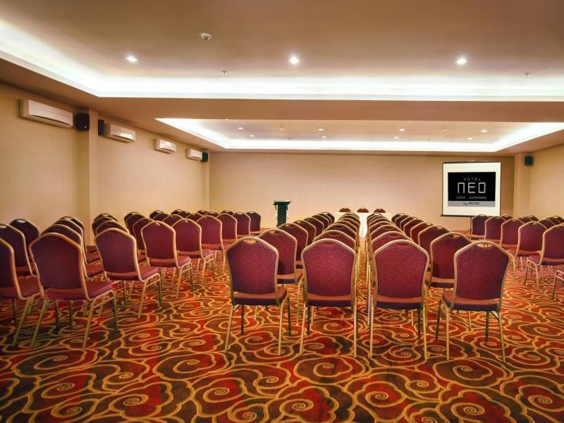 Hotel Neo Candi Simpang Lima - Semarang By Aston Екстериор снимка