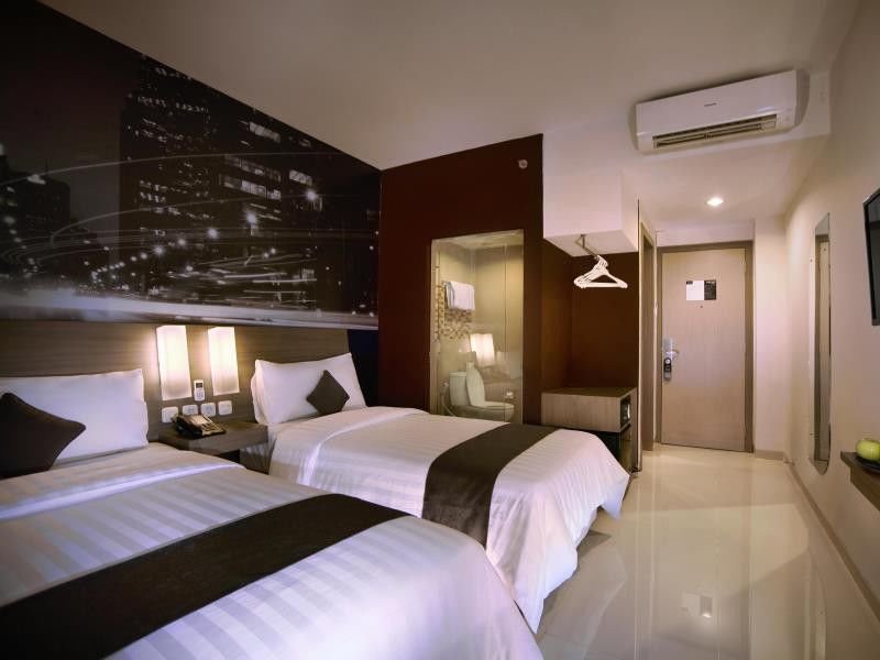 Hotel Neo Candi Simpang Lima - Semarang By Aston Екстериор снимка