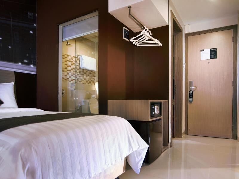 Hotel Neo Candi Simpang Lima - Semarang By Aston Екстериор снимка